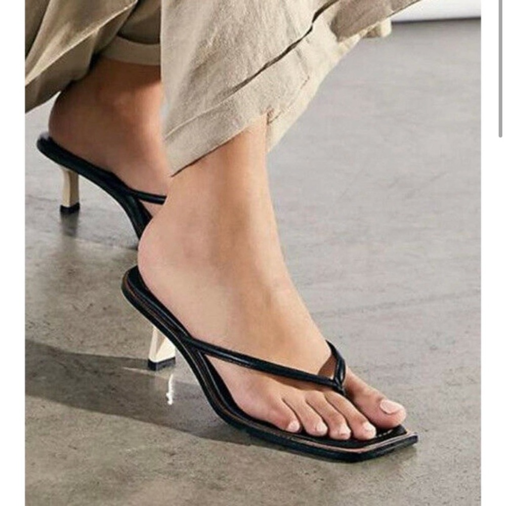 Anthropologie Thong Sandal Heel